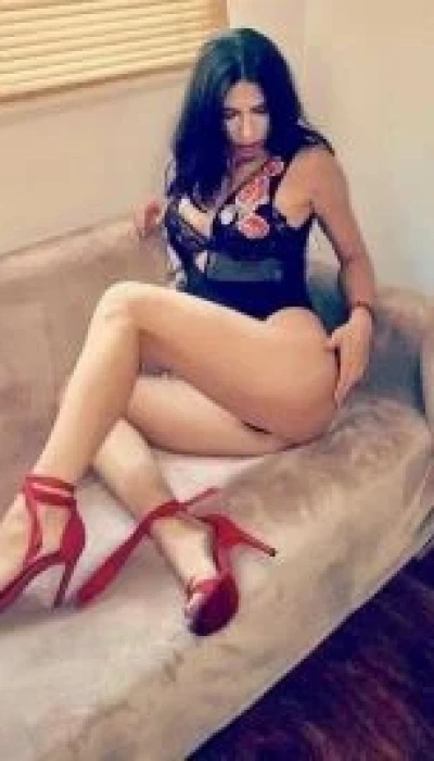 Anna Sensuale