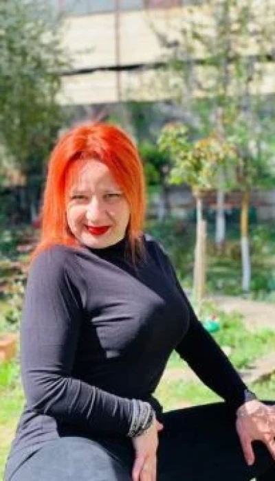 Rox red hair