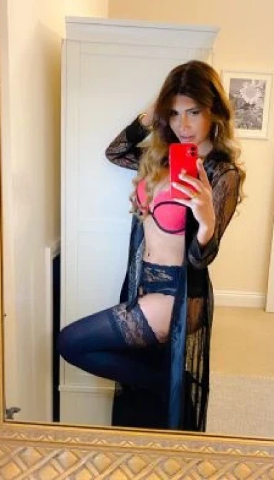 NEW STUNNING GIRL