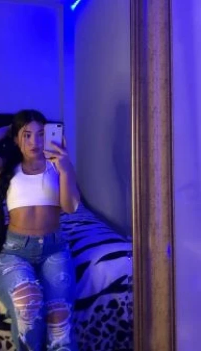 Naima14