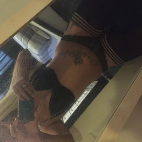 busty dana-lee