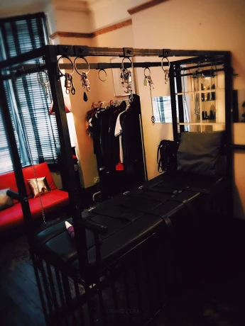 LeicesterMistress