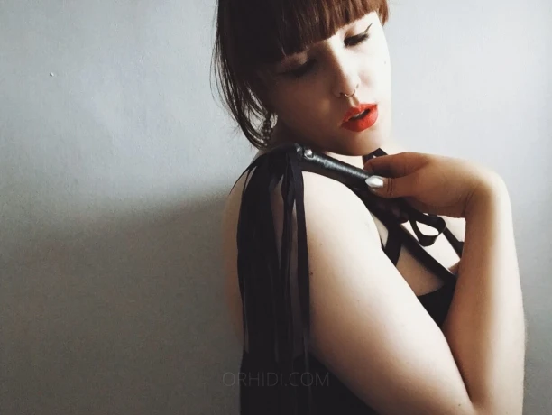 Mistress_Komakino