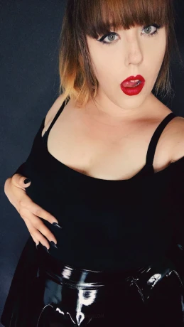 Mistress_Komakino