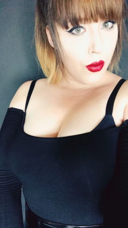 Mistress_Komakino