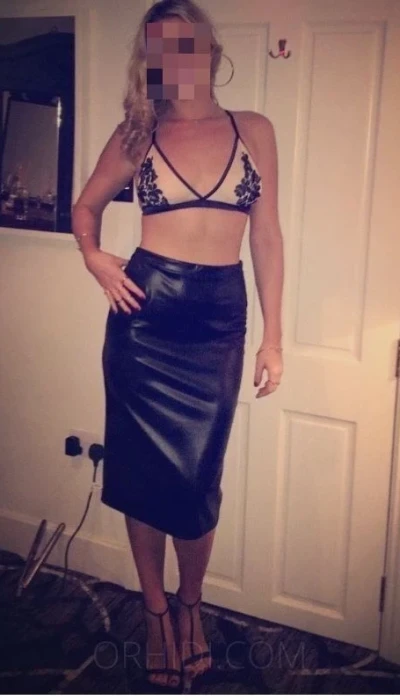 Sexy English Charis 