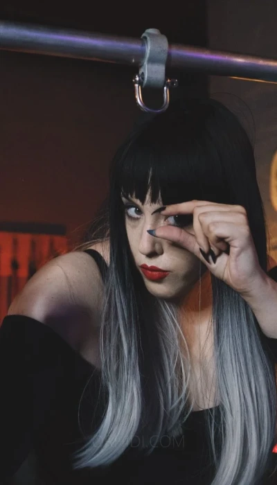 Mistress_Komakino