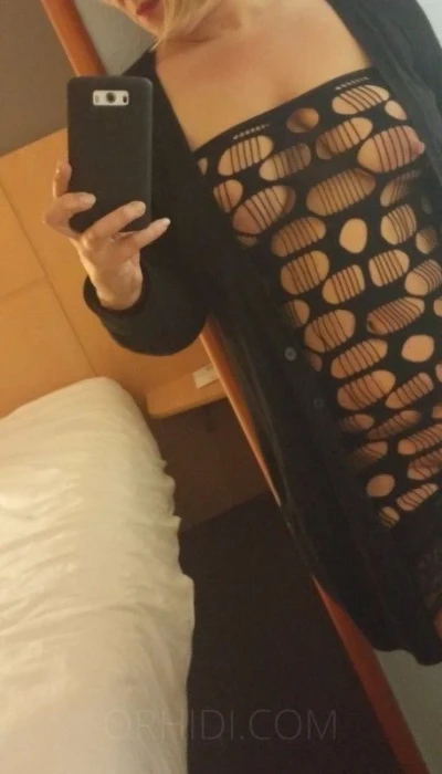 BellaDeepthroat