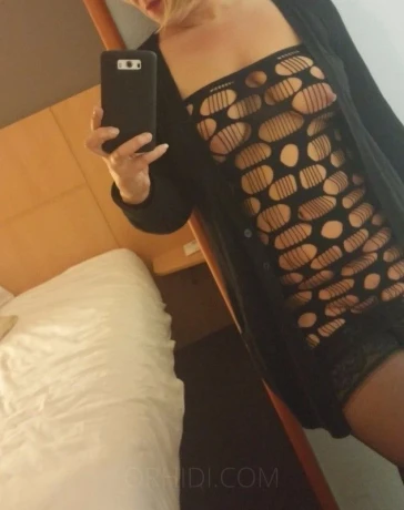BellaDeepthroat