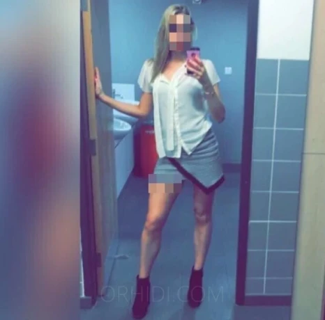 Sexy English Charis 
