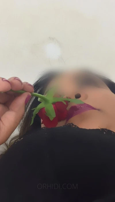 SEXYBUSTYGIRL